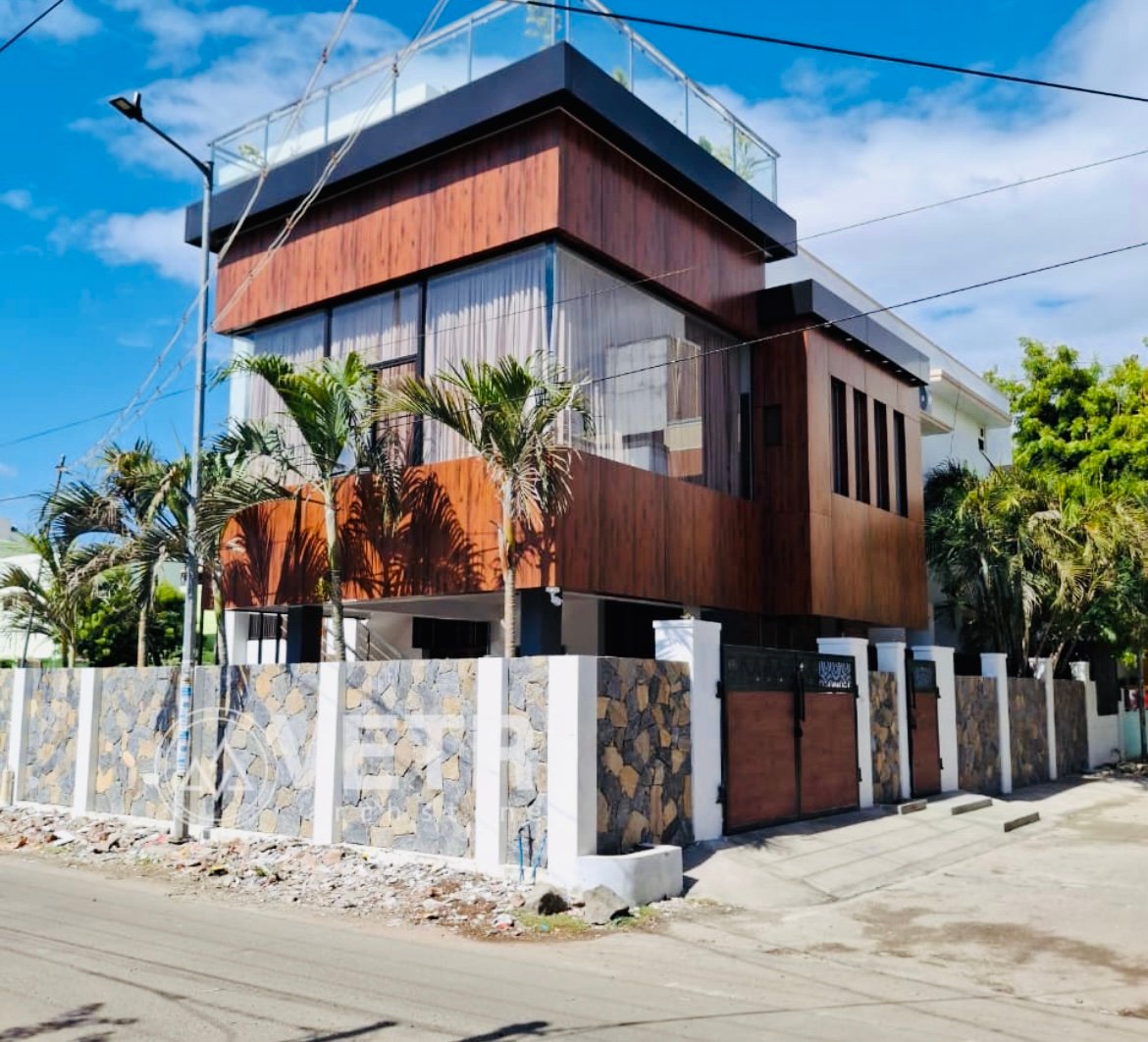 GK Construction — flagship residence